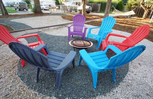 Charming Bungalow Next to UNC - Free Cruiser Bikes! - Photo 24