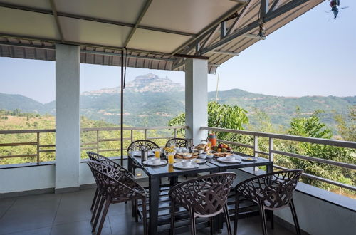 Foto 16 - CosmicStays Ekantam - Mountain View Villa near Pune