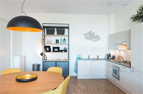 Photo 4 - Modern Apartment in Den Haag With Spacious Terrace