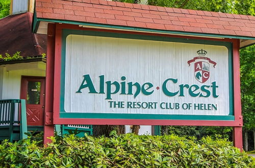 Photo 13 - Alpine Crest Resort