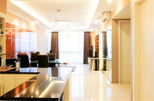 Foto 12 - Luxurious 2Br At The Via And The Vue Ciputra World Apartment