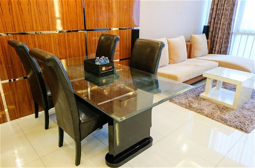 Photo 9 - Luxurious 2Br At The Via And The Vue Ciputra World Apartment