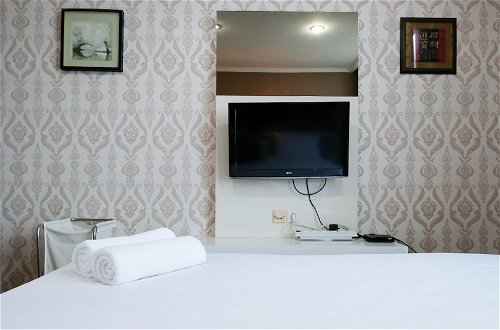Photo 5 - Luxurious 2Br At The Via And The Vue Ciputra World Apartment