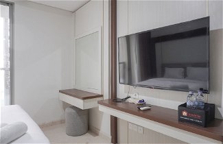 Foto 2 - Fancy Designed Studio At Gold Coast Apartment