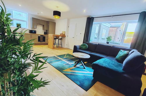 Photo 9 - Stunning Modern Christchurch Town Centre Apartment