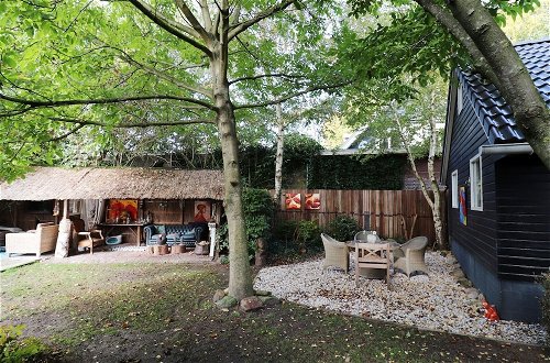Foto 34 - Unique Atelier House With Hottub Next to Pieterpad