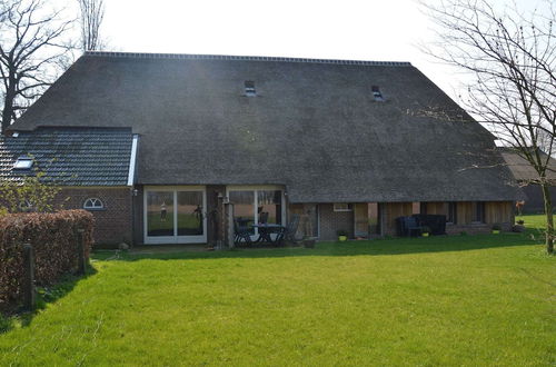 Photo 18 - Staying in a Thatched Barn With Bedroom Achterhoek