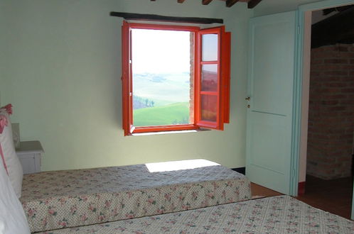 Photo 4 - Apartment With Beautiful View in the Crete Senesi