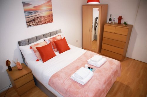 Photo 4 - Lovely 2-bed Apartment in Harrow