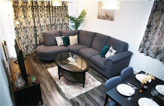 Photo 1 - Lovely 2-bed Apartment in Harrow