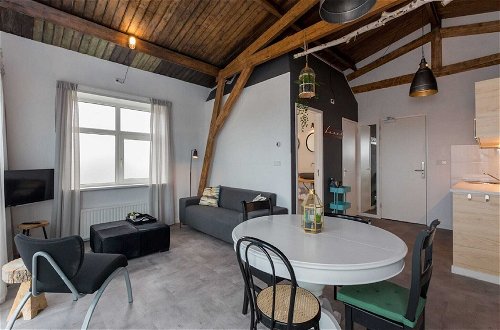 Photo 5 - Lovely, Modern, 4-person Apartment in the Heart of Koudekerke
