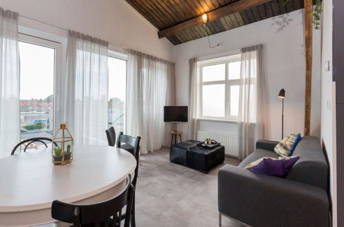 Photo 6 - Lovely, Modern, 4-person Apartment in the Heart of Koudekerke