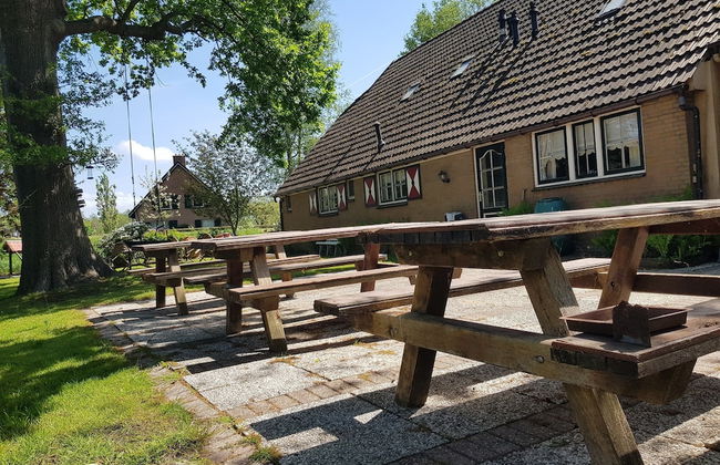 Group Home in Giethoorn With Waterside Terrace - Foto 17