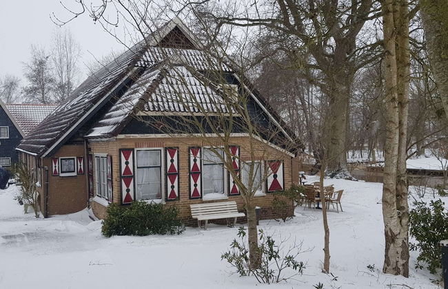 Group Home in Giethoorn With Waterside Terrace - Foto 36