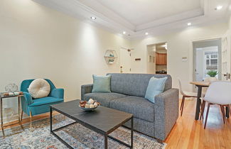 Photo 1 - Alluring 2BR Apt in Old Irving Park