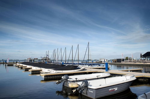 Photo 26 - Luxury Houseboat With Roof Terrace and Stunning Views Over the Sneekermeer