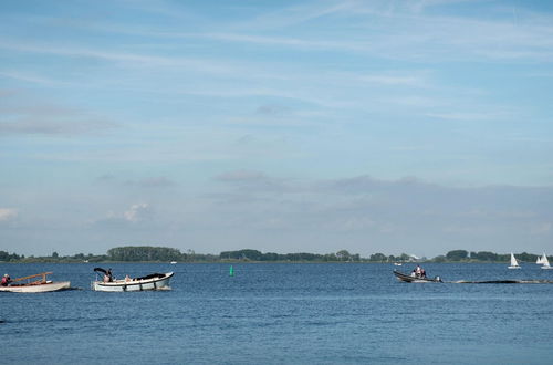 Photo 30 - Luxury Houseboat With Roof Terrace and Stunning Views Over the Sneekermeer