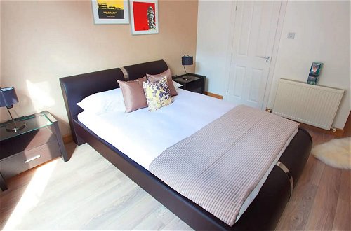 Foto 1 - Impressive 2 Bedroom Luxury Flat in Chelsea
