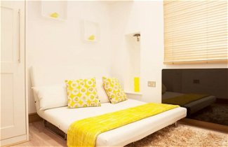Photo 2 - Impressive 2 Bedroom Luxury Flat in Chelsea
