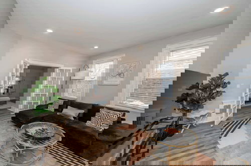 Photo 9 - Luxe Spot 2