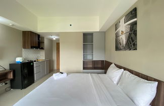 Photo 3 - Fancy Studio Apartment At Gateway Park Lrt City Bekasi