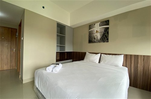 Photo 2 - Fancy Studio Apartment At Gateway Park Lrt City Bekasi