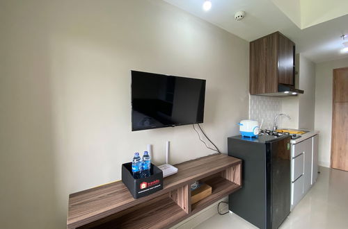 Photo 10 - Fancy Studio Apartment At Gateway Park Lrt City Bekasi