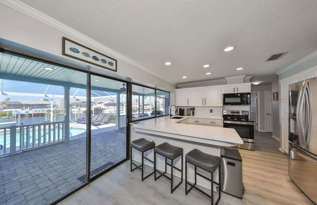 Waterfront Pool House w/ Heated Pool! - Foto 10