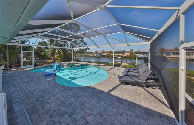 Waterfront Pool House w/ Heated Pool! - Foto 29