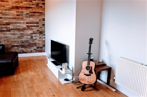 Foto 14 - 2 Bedroom Penthouse Apartment in Leafy City Centre