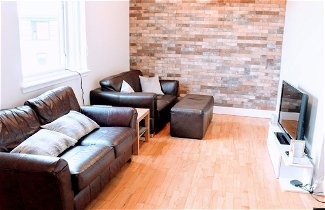 Photo 1 - 2 Bedroom Penthouse Apartment in Leafy City Centre