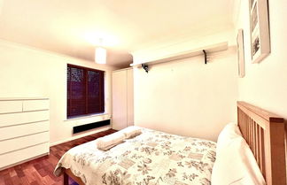 Photo 3 - Lovely 1-bed Apartment in London by the Harbour