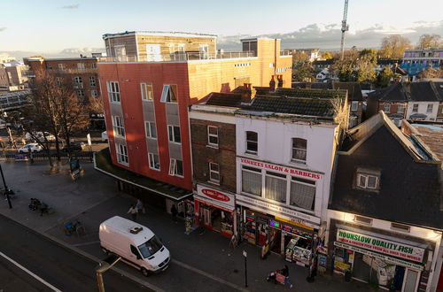 Photo 16 - Hounslow Apartments by Charles Hope