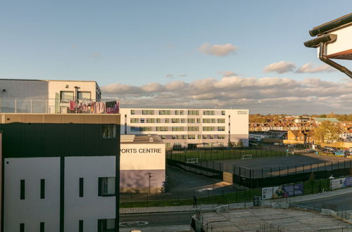 Photo 17 - Hounslow Apartments by Charles Hope