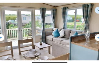 Foto 1 - Stunning River View 2 Bedroom Caravan With Decking