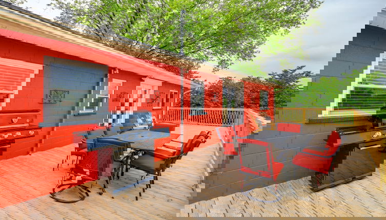 Foto 1 - Ararat Home w/ Spacious Yard & Mountain Views