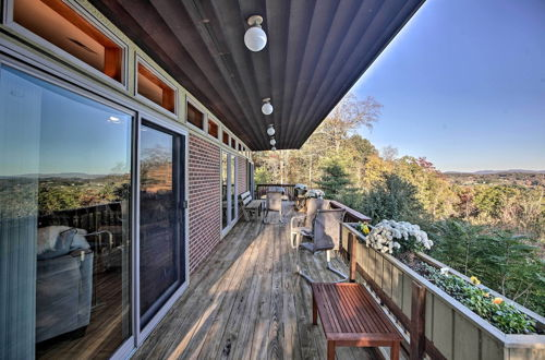 Foto 19 - Home With Wraparound Deck + Blue Ridge Mtn Views