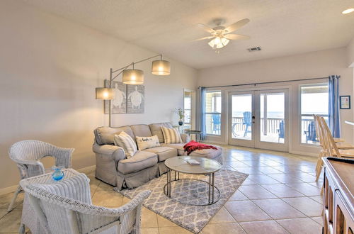 Photo 23 - Beachfront Galveston Getaway w/ Deck & Views