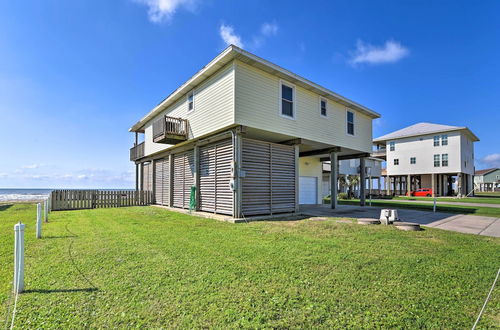 Photo 25 - Beachfront Galveston Getaway w/ Deck & Views