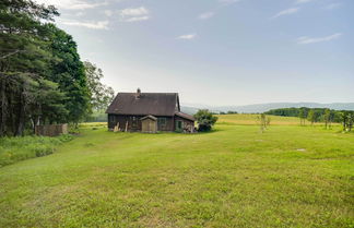 Foto 1 - Bennington Cabin w/ Deck & Views of 3 States