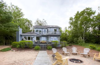 Foto 1 - Lavish Charlevoix Home on Lake Michigan, Fire Pit