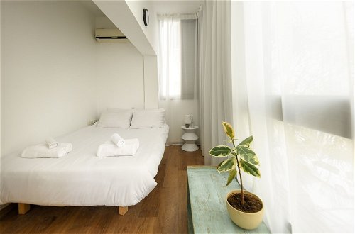 Photo 2 - Stylish 2-Bedroom Green Oasis