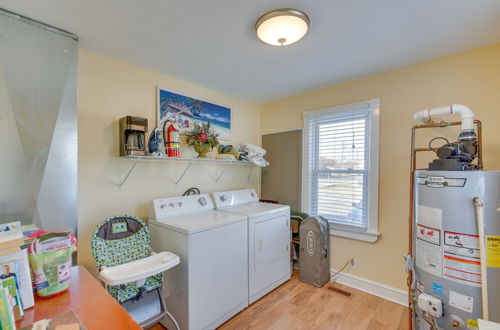 Photo 12 - Wildwood House w/ Enclosed Porch - Walk to Beach