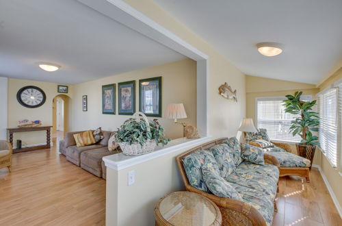 Photo 15 - Wildwood House w/ Enclosed Porch - Walk to Beach