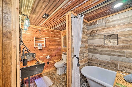 Foto 35 - Relaxing Hochatown Cabin w/ Deck & Hot Tub