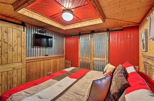 Foto 16 - Relaxing Hochatown Cabin w/ Deck & Hot Tub