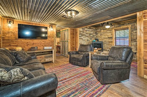Foto 22 - Relaxing Hochatown Cabin w/ Deck & Hot Tub