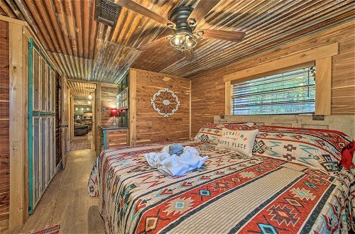 Foto 5 - Relaxing Hochatown Cabin w/ Deck & Hot Tub