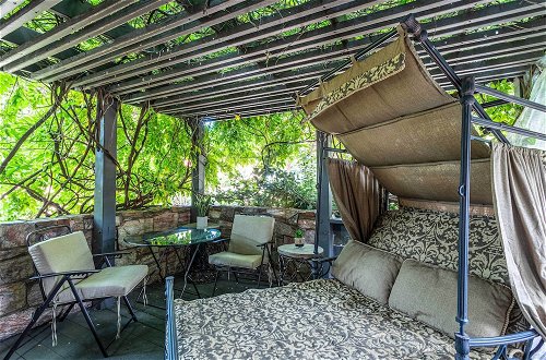 Foto 20 - Sleek Sedona Abode w/ Hot Tub + Outdoor Hangout
