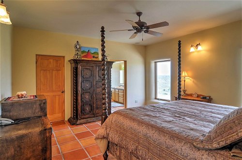 Foto 7 - Traditional Taos Home: 26 Acres w/ Mountain Views